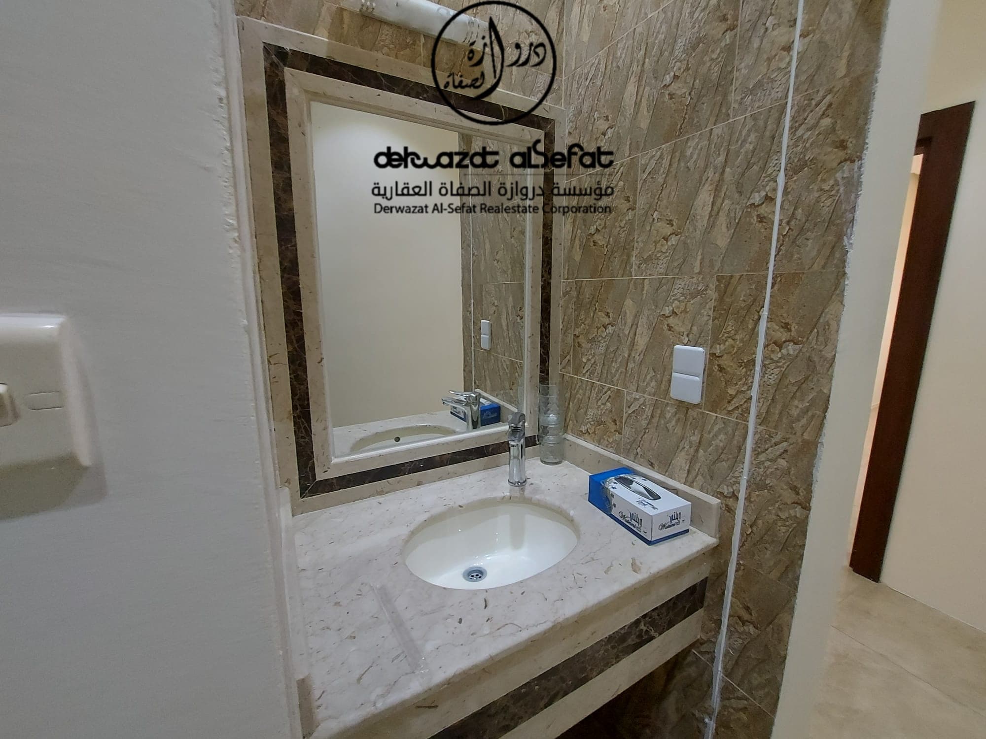 شقة للإيجار فى الدور الأول بالسلام