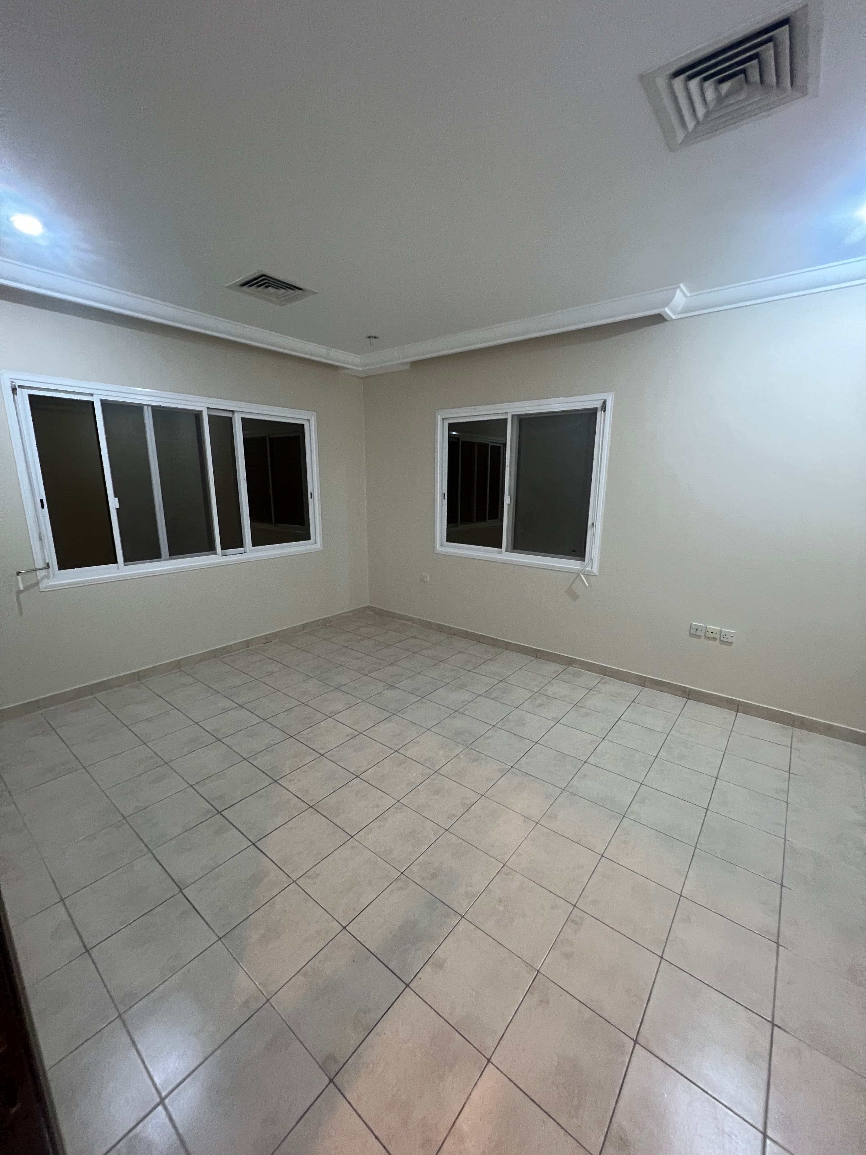 للايجار شقة فى منطقة حطين