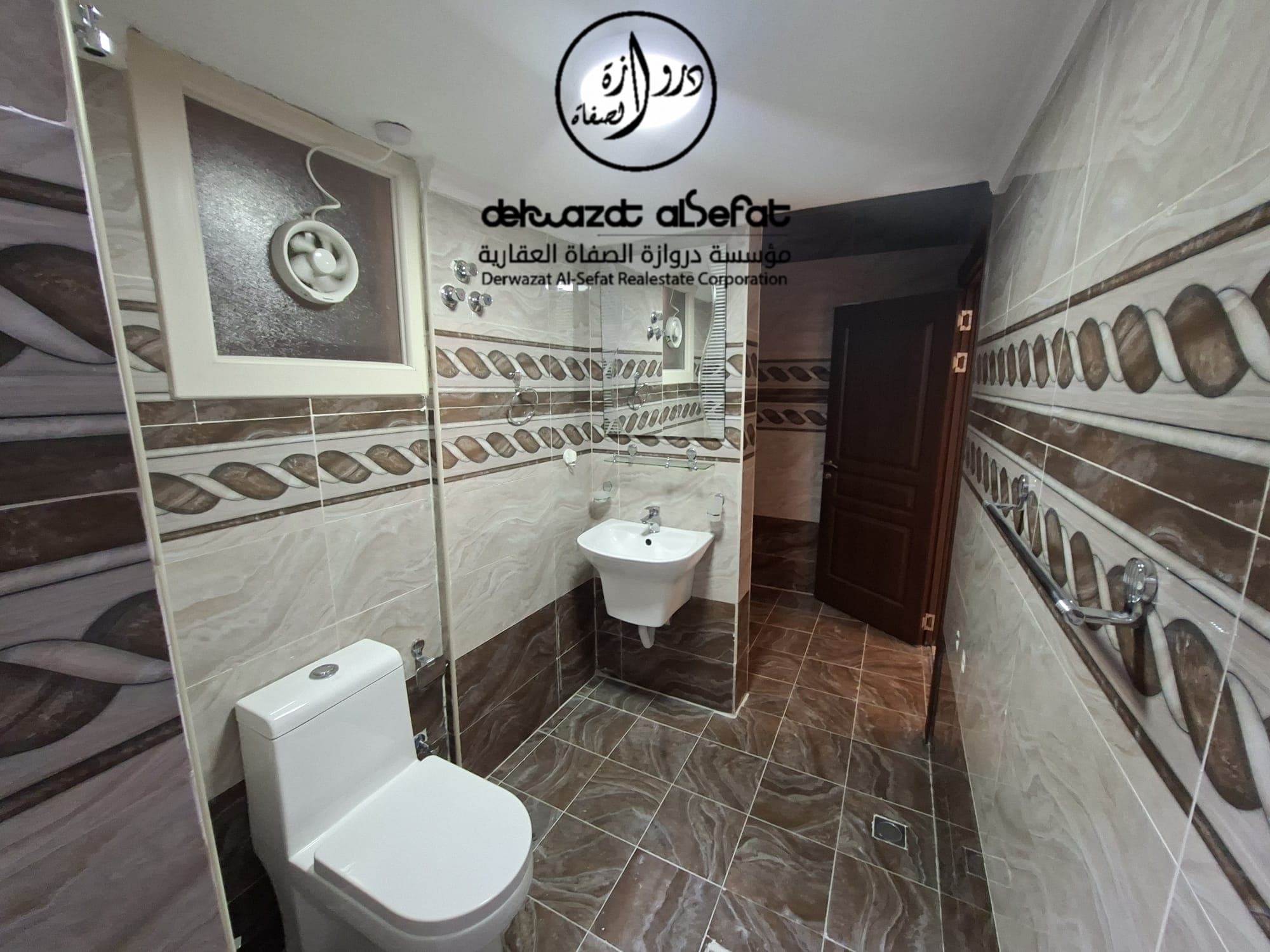 للإيجار دور فى مشرف قطعه 5