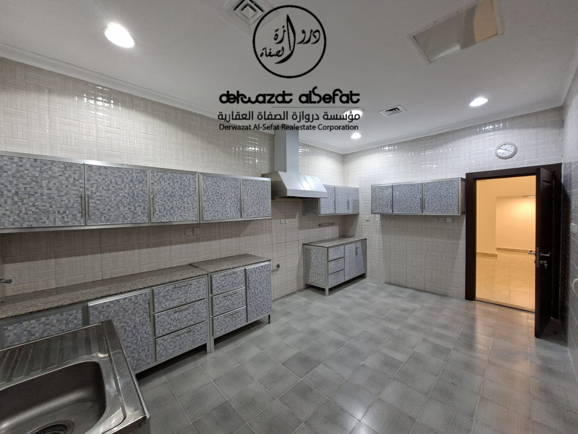 للإيجار دور فى مشرف قطعه 5