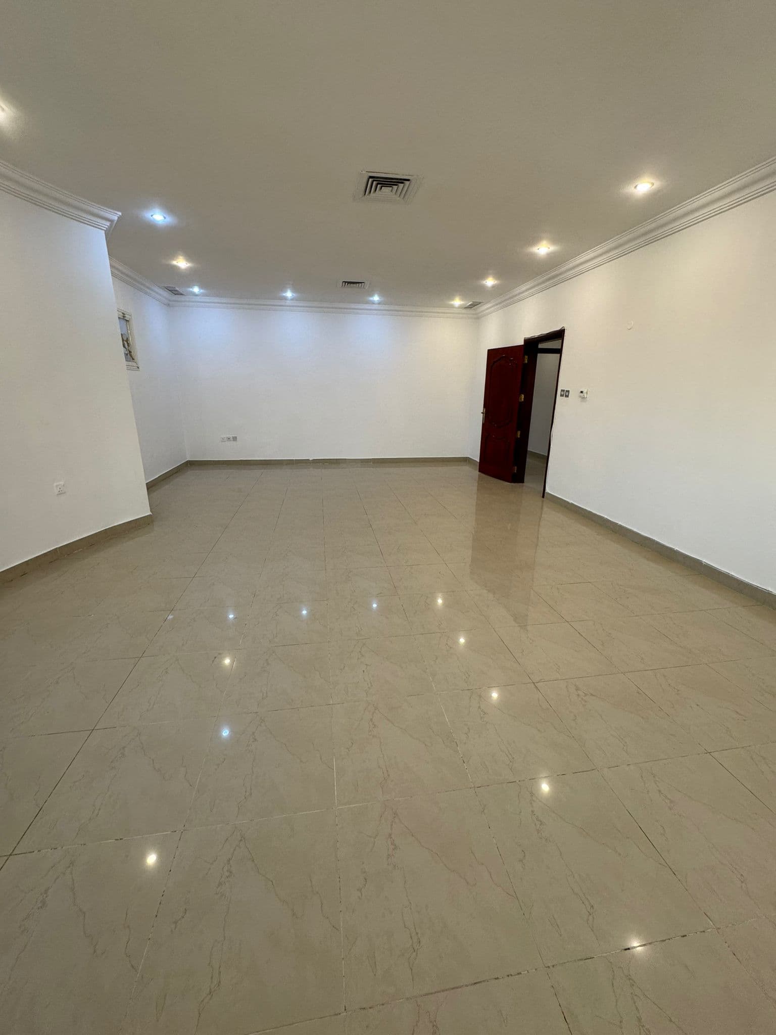 شقة للإيجار فى حطين ثلاث غرف
