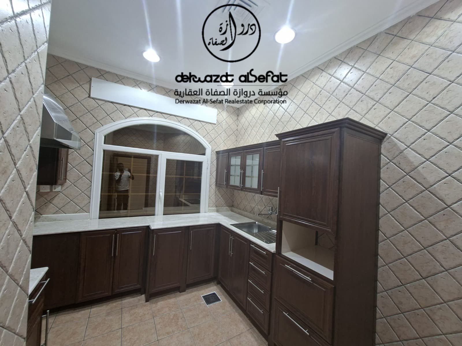 شقه للايجار فى الصديق دور اول