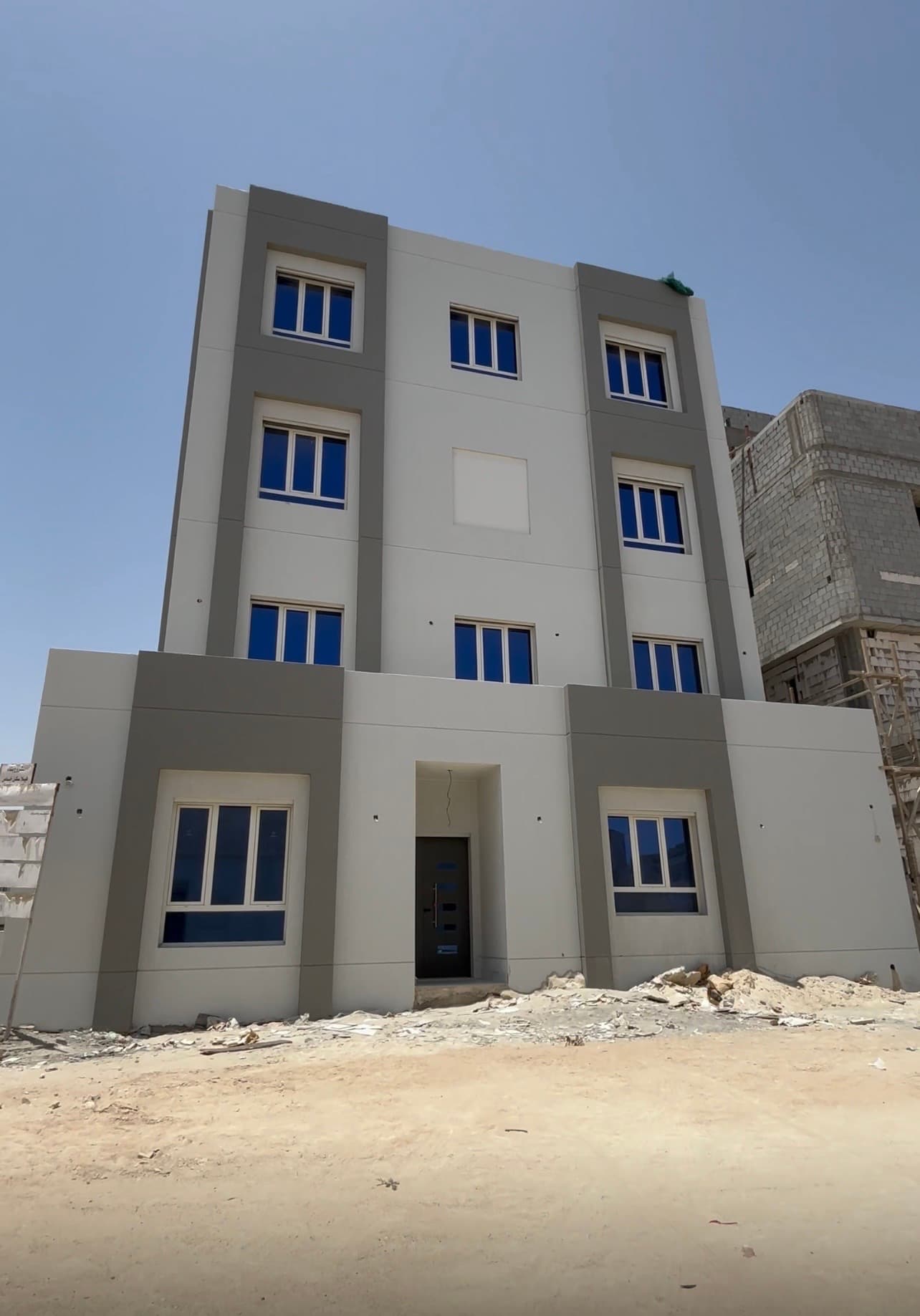 للبيع فيلا جديدة بالمطلاع