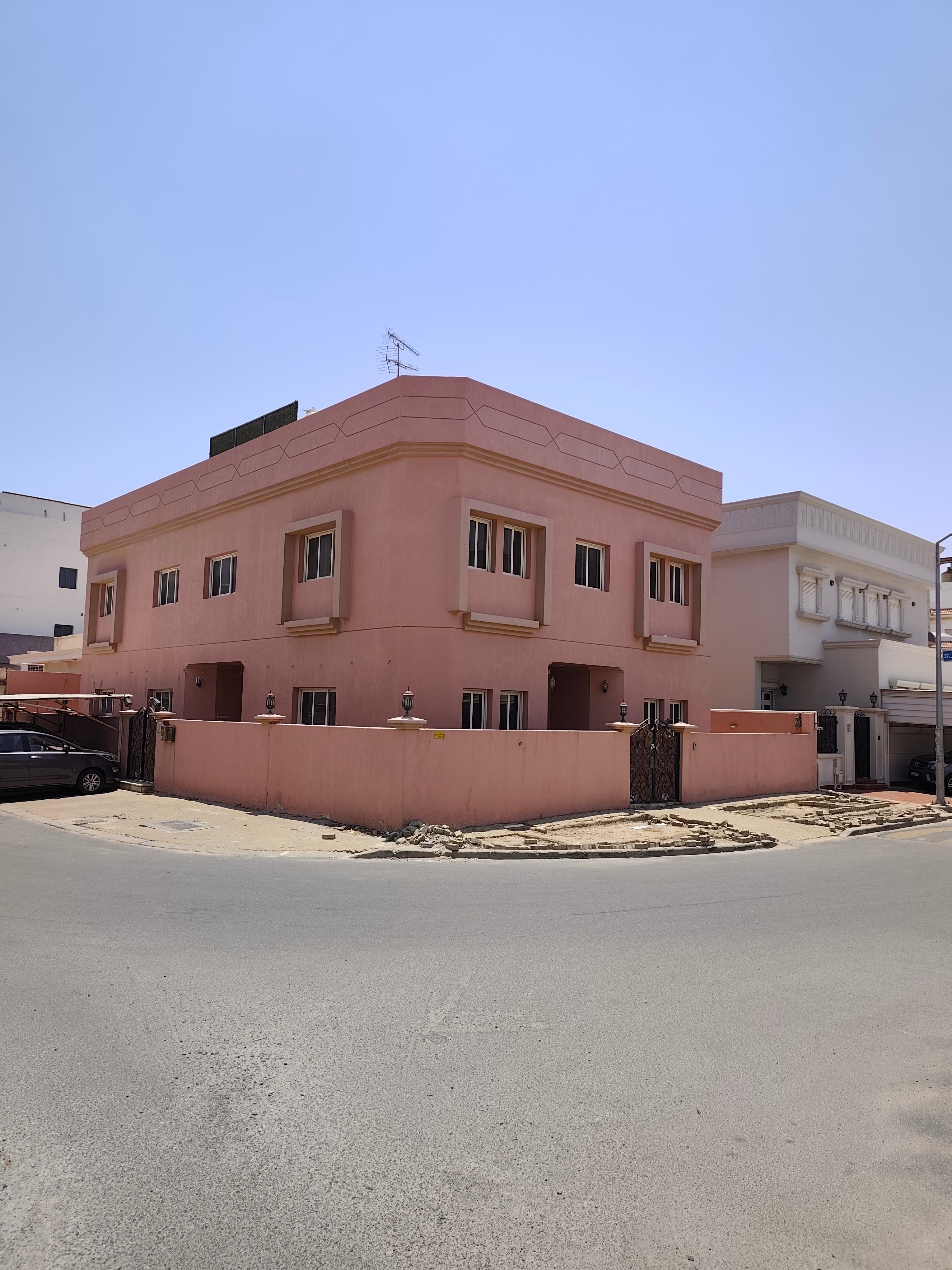 للبيع فيلا زاوية فى الرميثيه