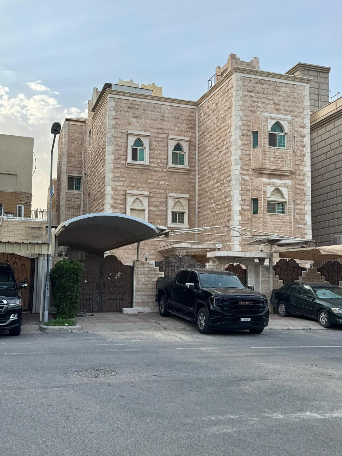 للبيع بيت مميز فى القرين قطعة 1
