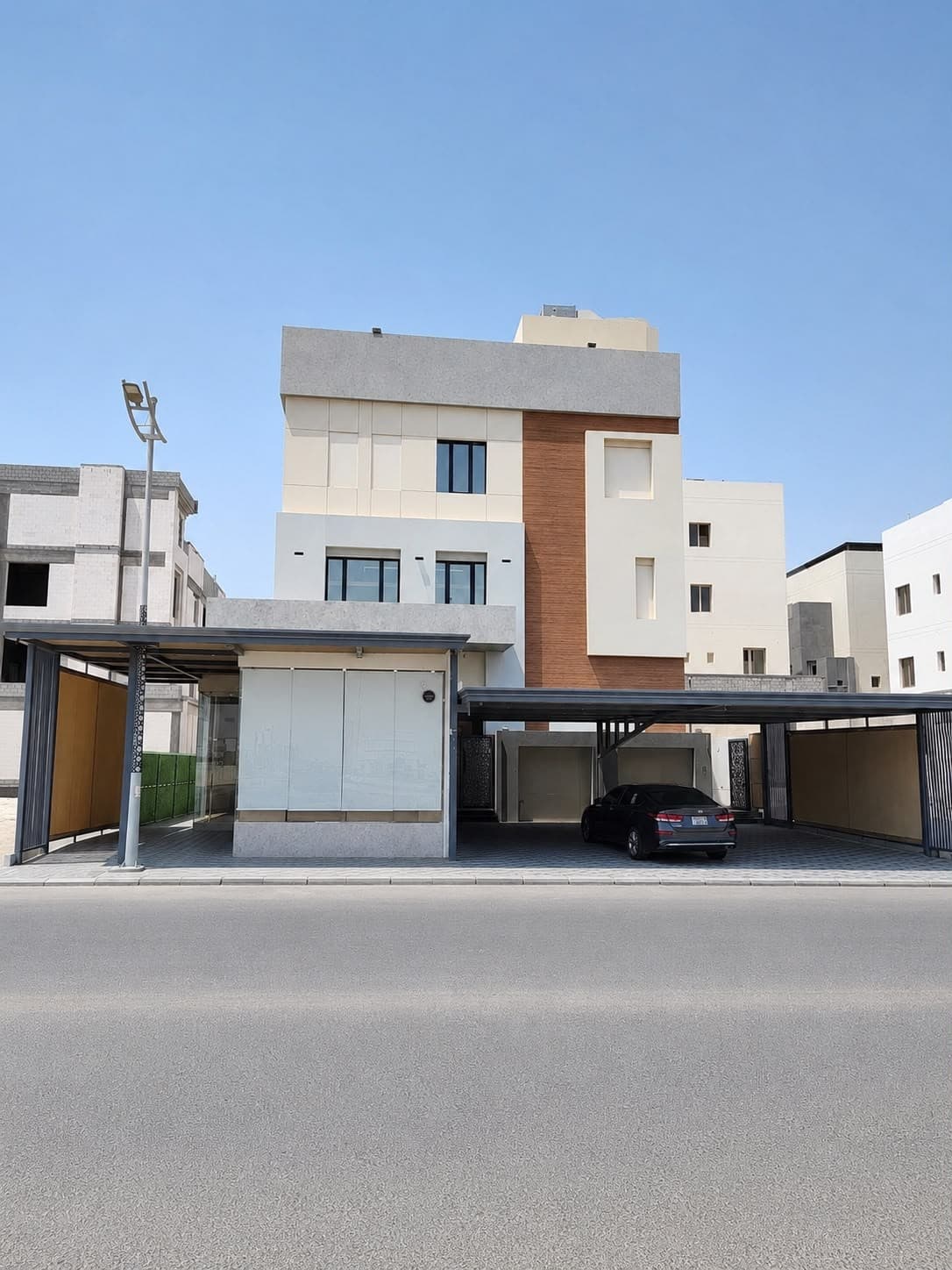 فيلا للبيع بالمطلاع من ثلاث أدوار ونصف