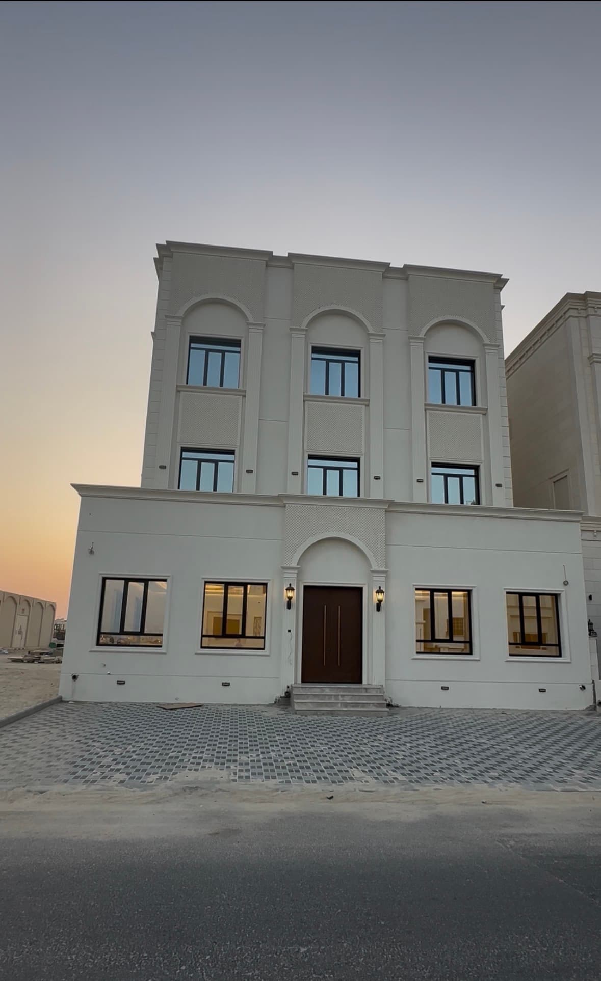 للإيجار قسيمة بالمطلاع علي شارع رئيسي