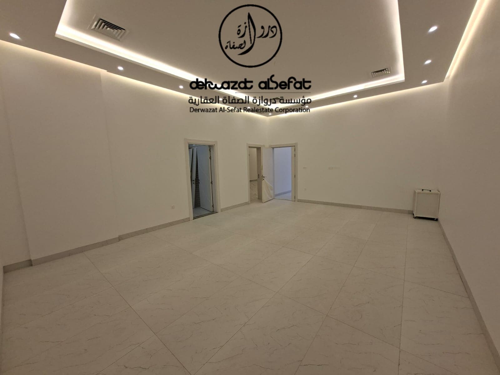 للايجار بجنوب عبدالله المبارك دور أرضى