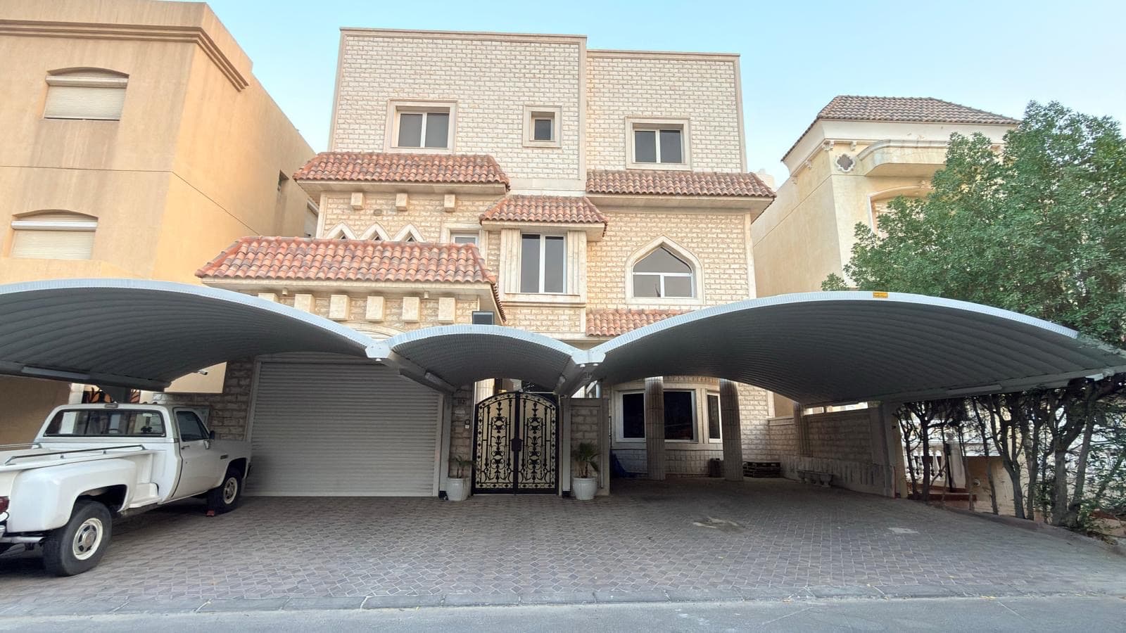 للبيع بيت في الجابرية شارع رئيسي