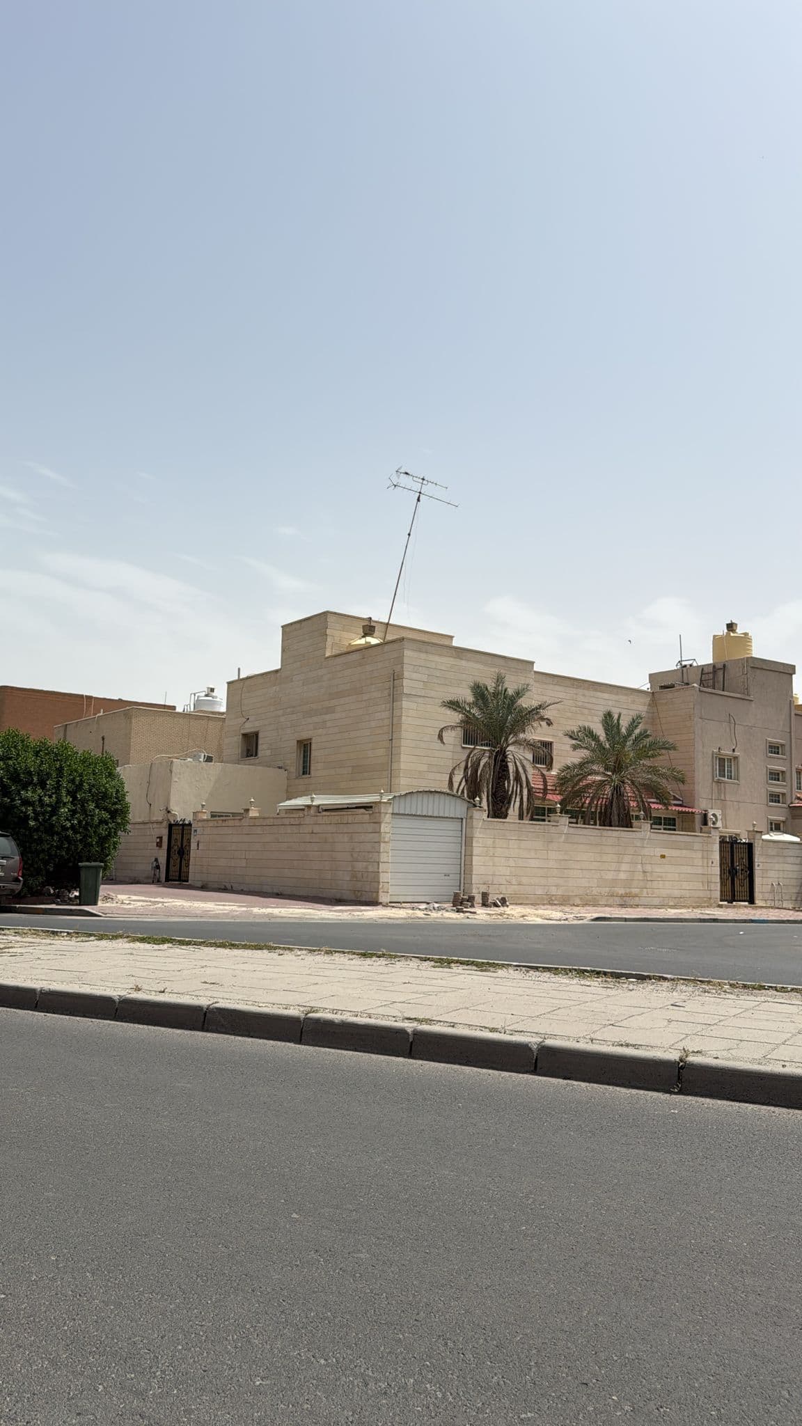 بيت للبيع في السالميه زاوية وارتداد