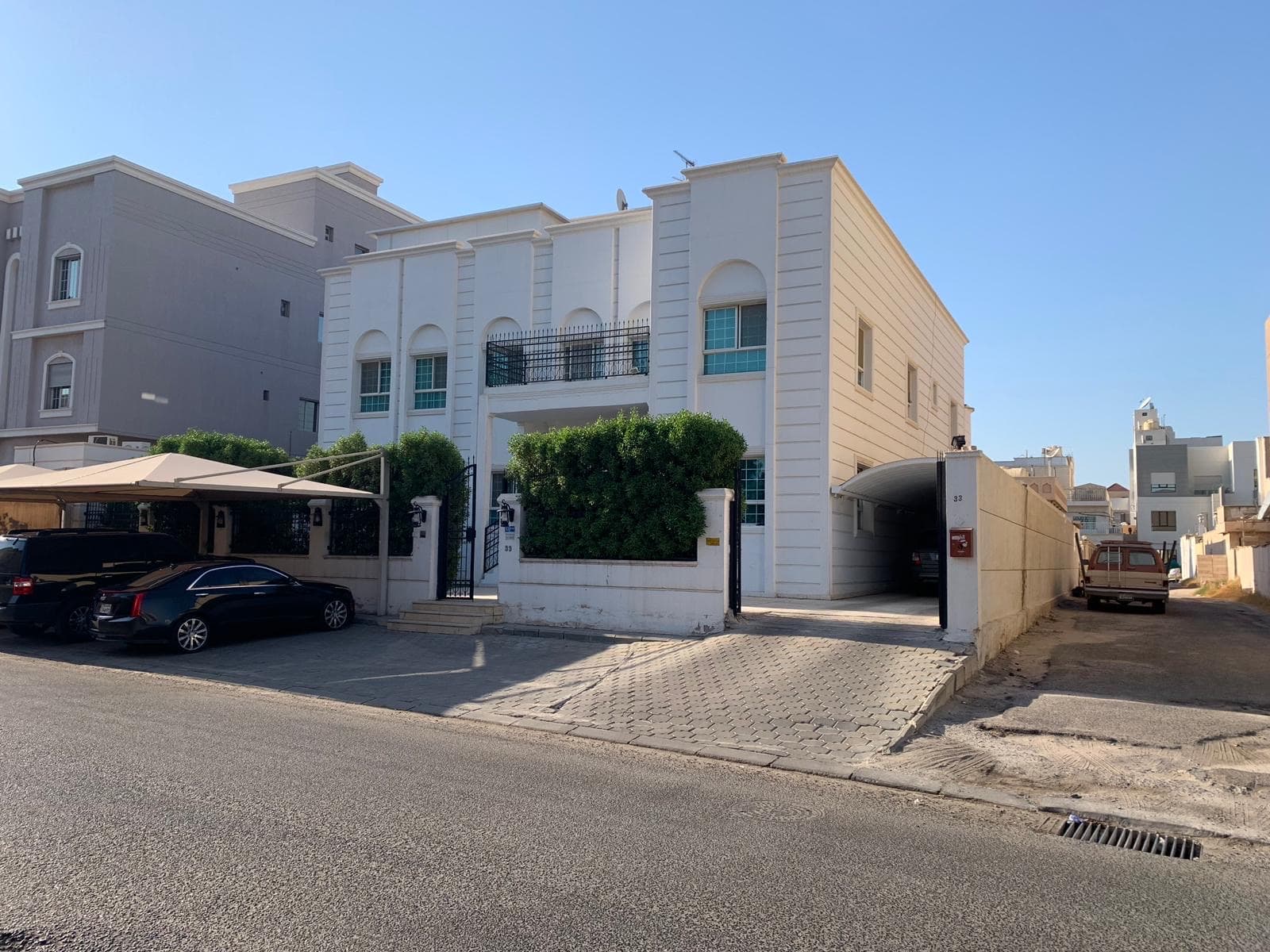 بيت للبيع بالجابرية ثلاث جهات