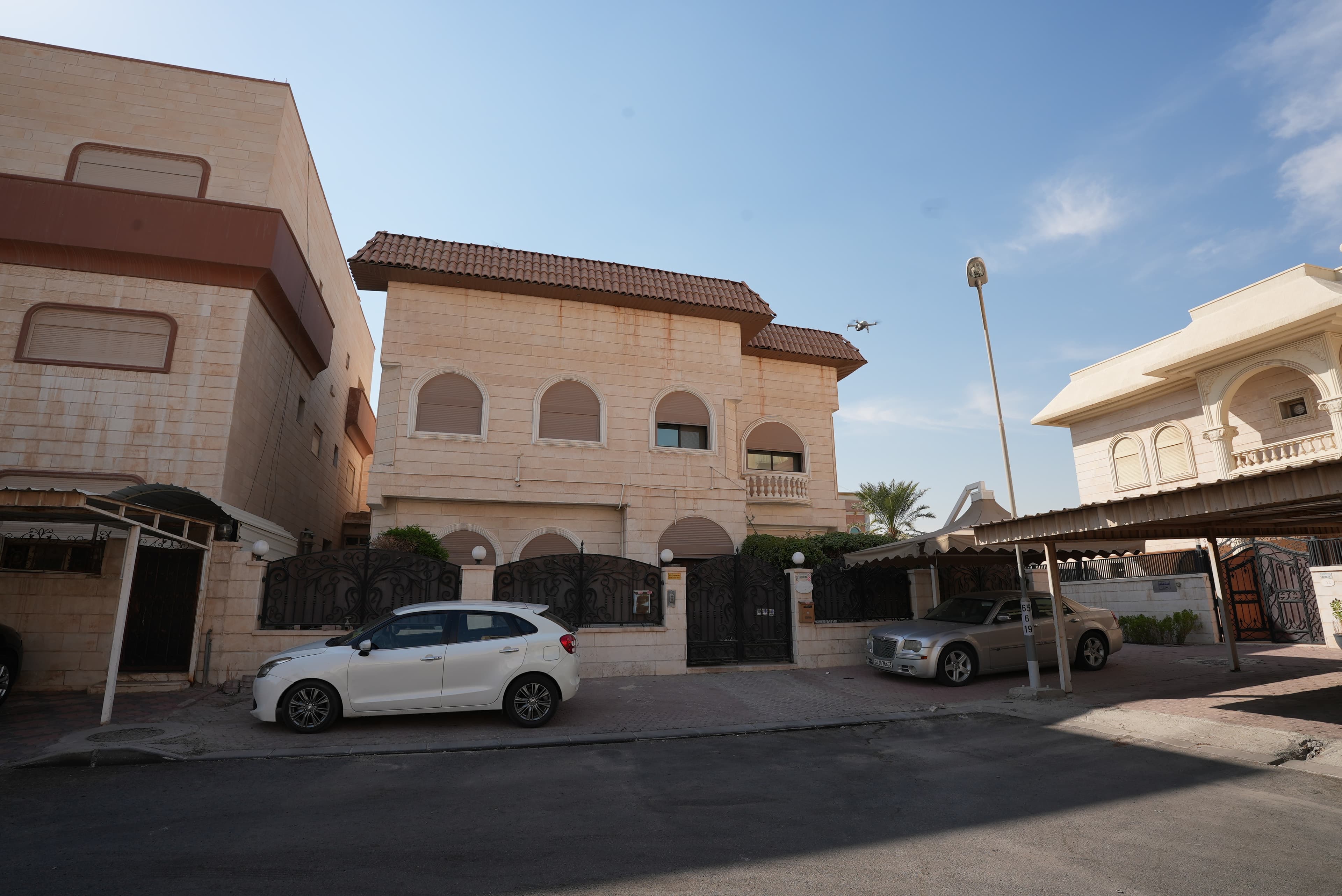 بيت للبيع في مبارك الكبير زاوية وارتداد
