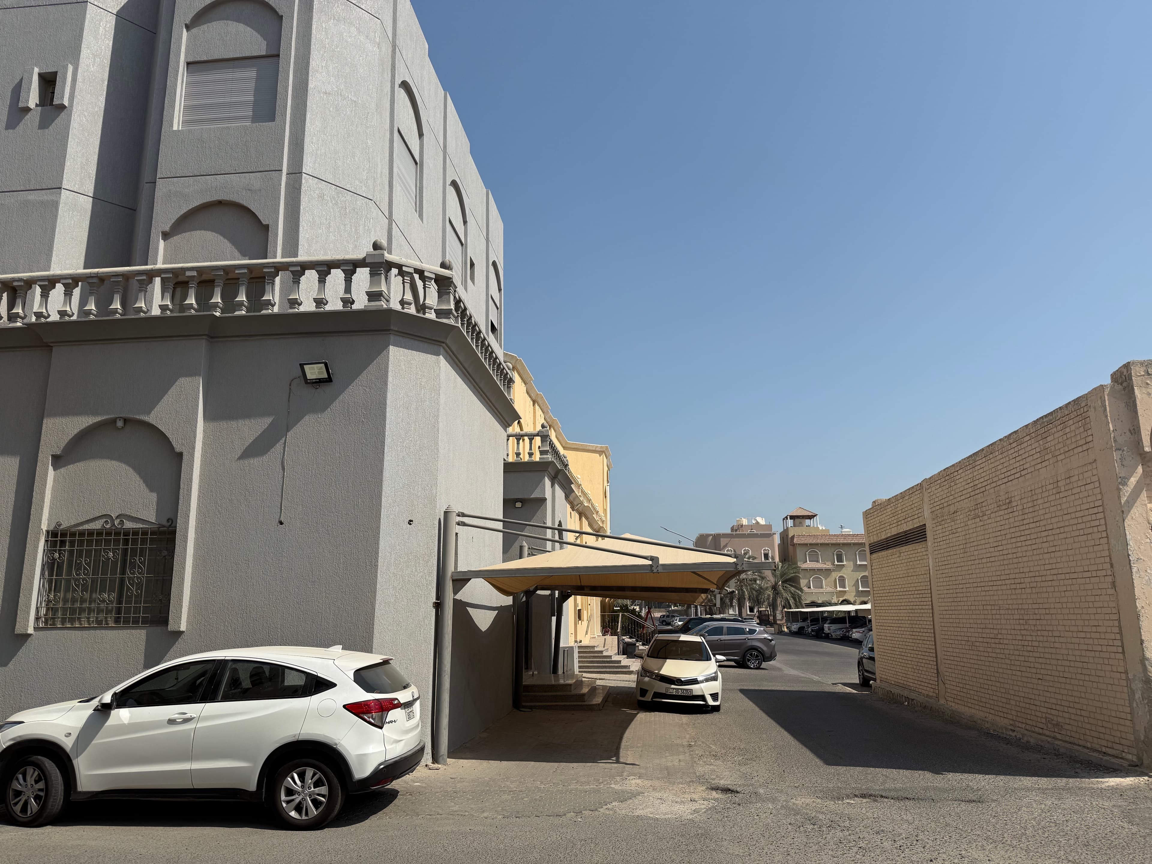 للبيع فيلا في الرميثيه مدخول - صورة 2