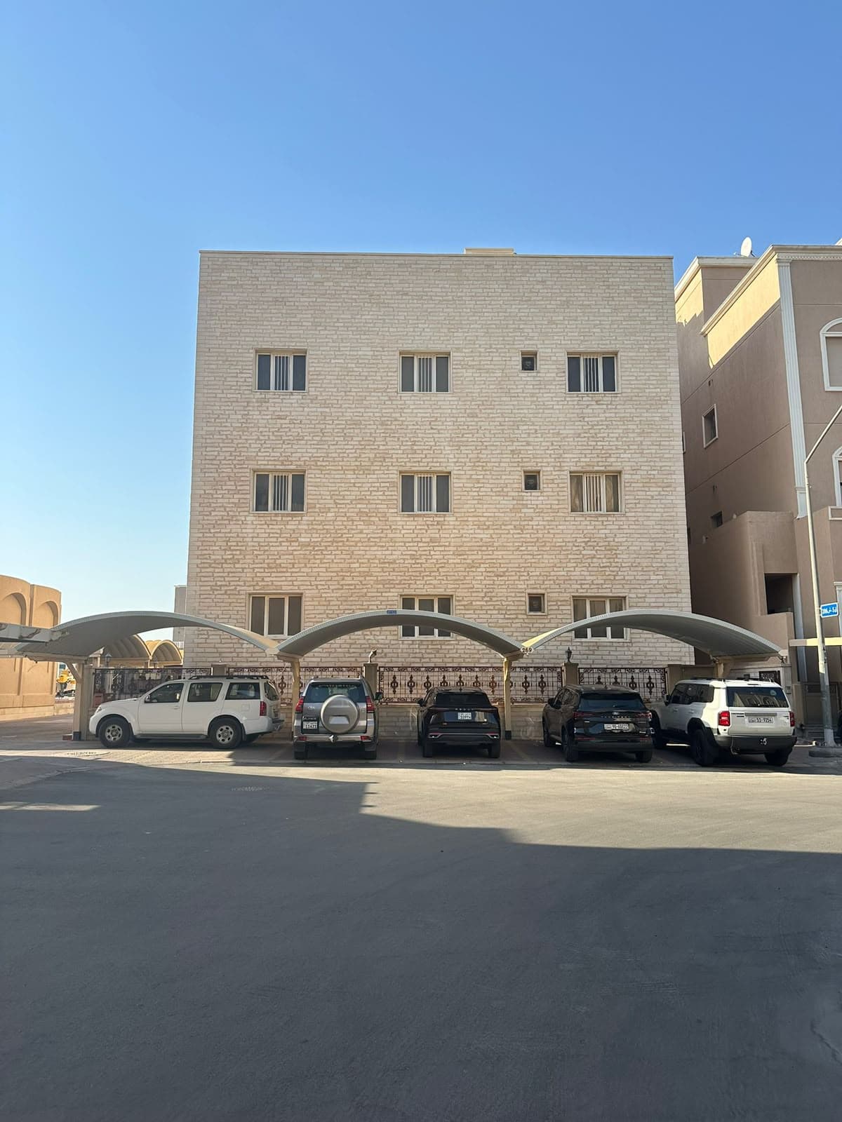 للبيع فيلا في ابوفطيره شارع وسكة محول