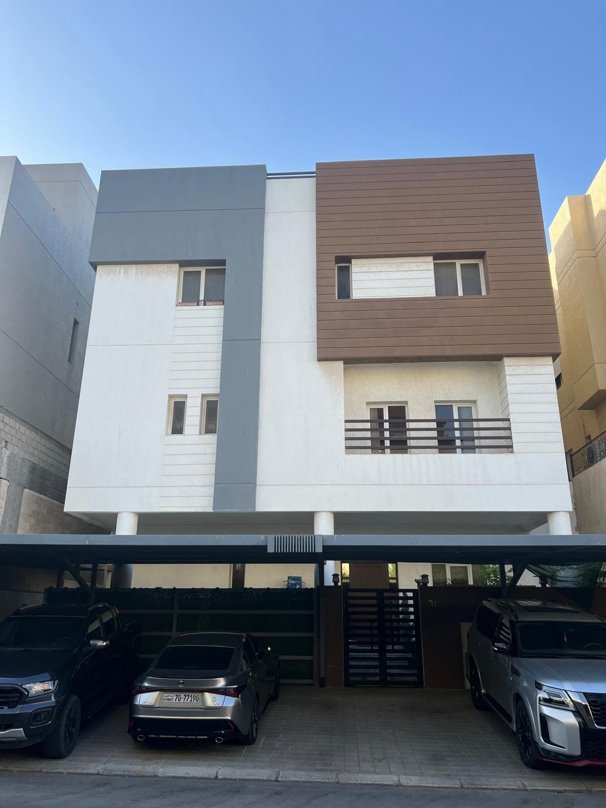 للبيع فيلا في ابوفطيره قطعة 8