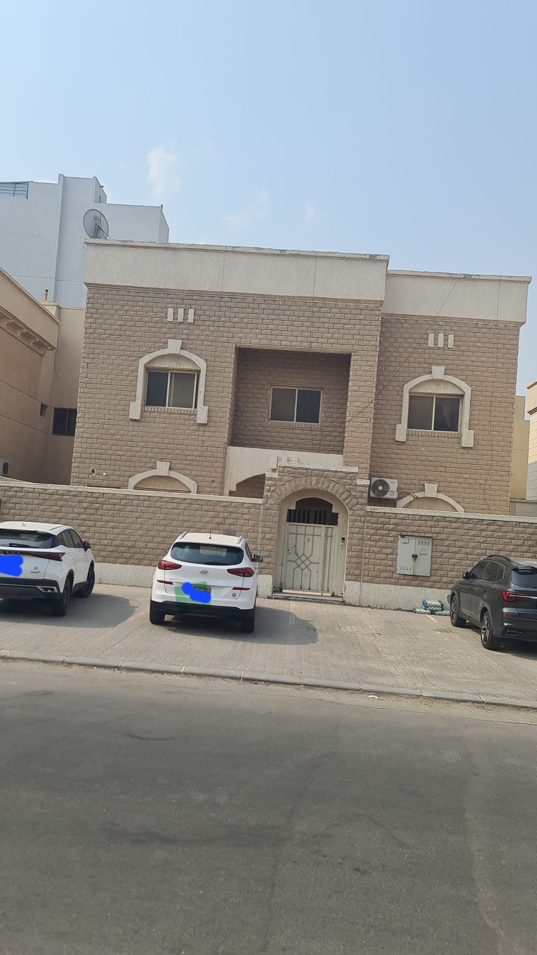 للبيع بيت بسعد العبدالله قطعة 8