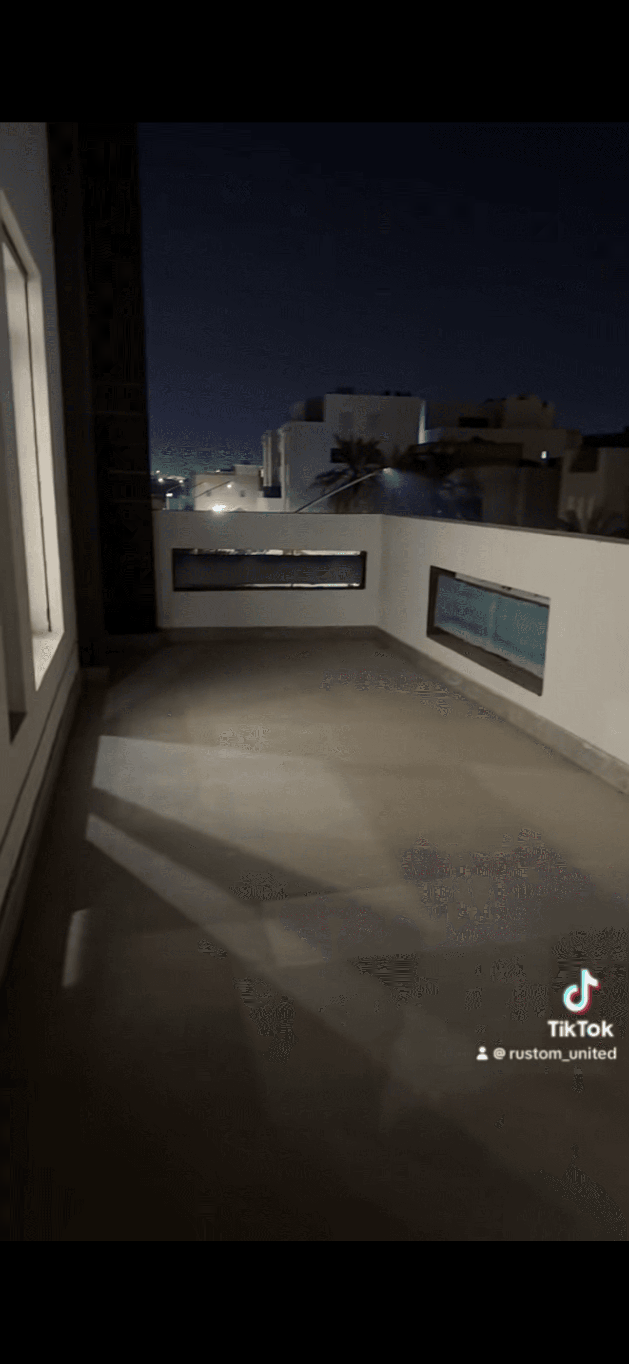 للايجار شقة بالرميثيه مع بلكونه