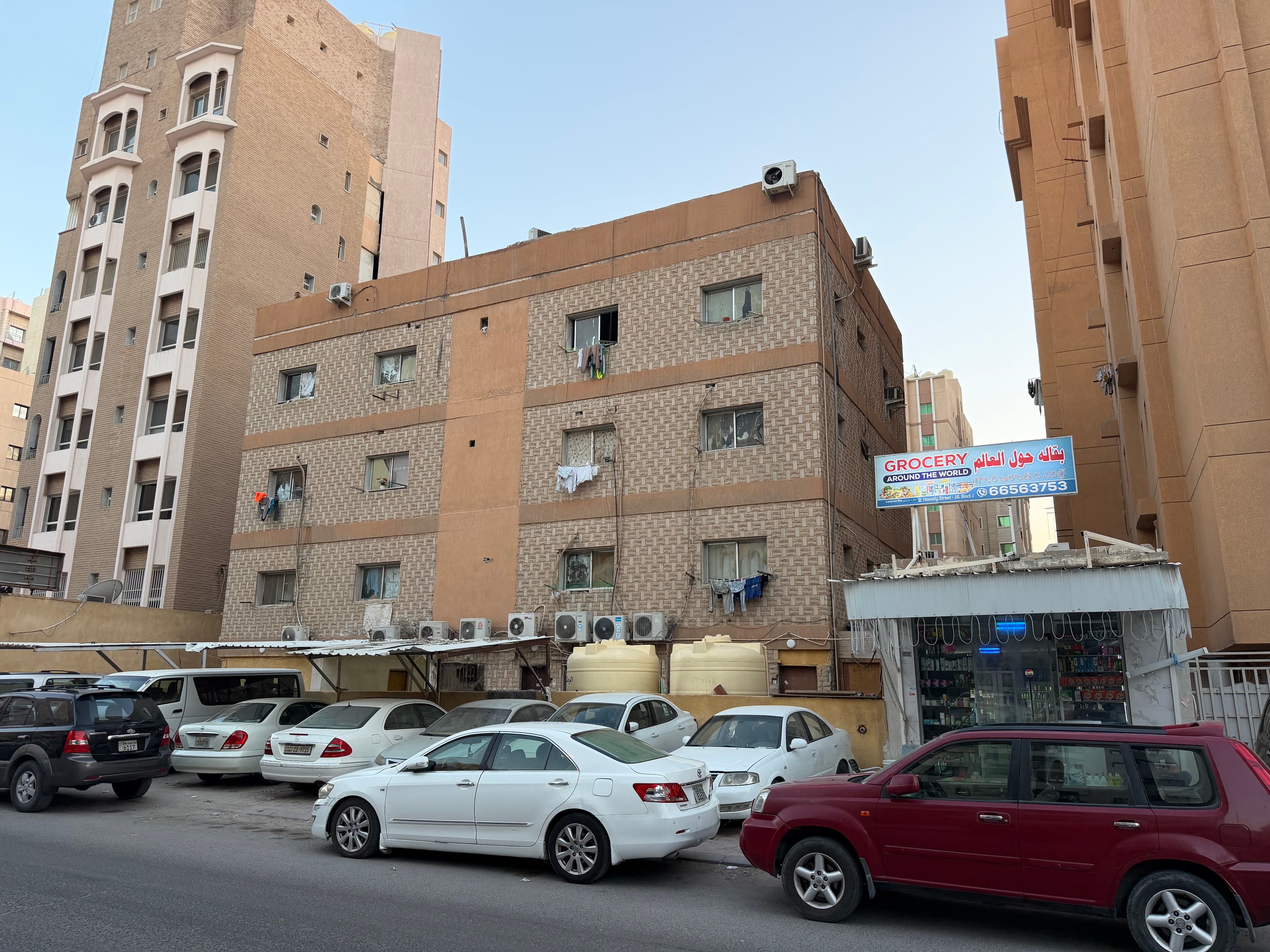للبيع بناية هدام في حولي مؤجرة