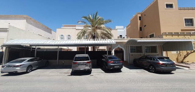 بيت قديم للبيع في عبدالله السالم