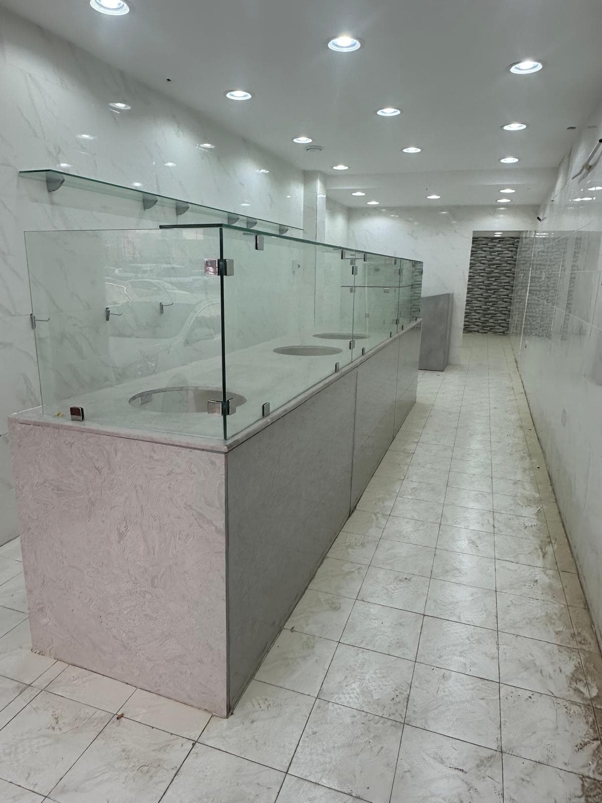 للبيع محل فى السالمية موقع مميز للبيع محل فى السالمية موقع مميز