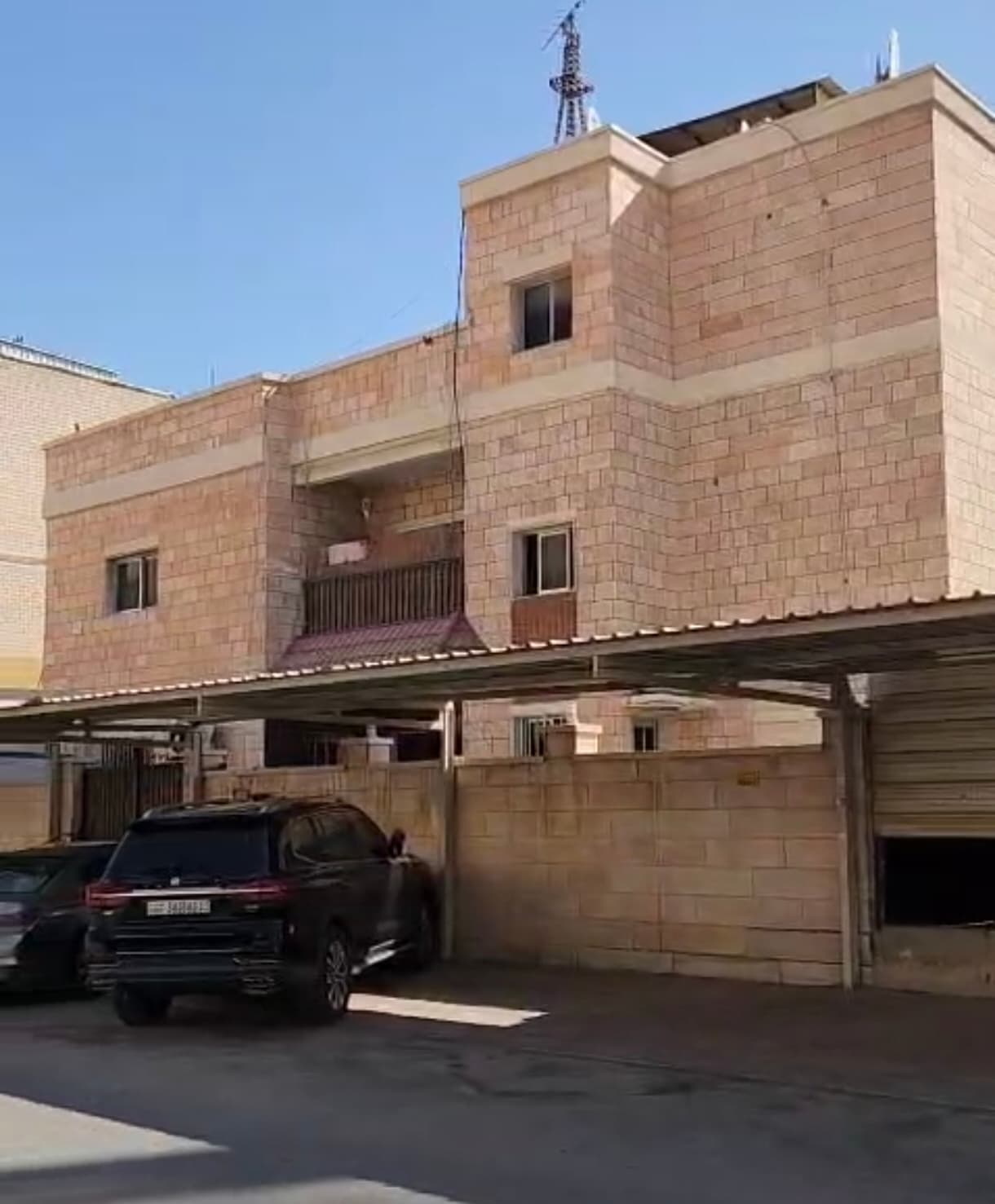 للبيع بيت فى الأندلس شارع وسكة للبيع بيت فى الأندلس شارع وسكة