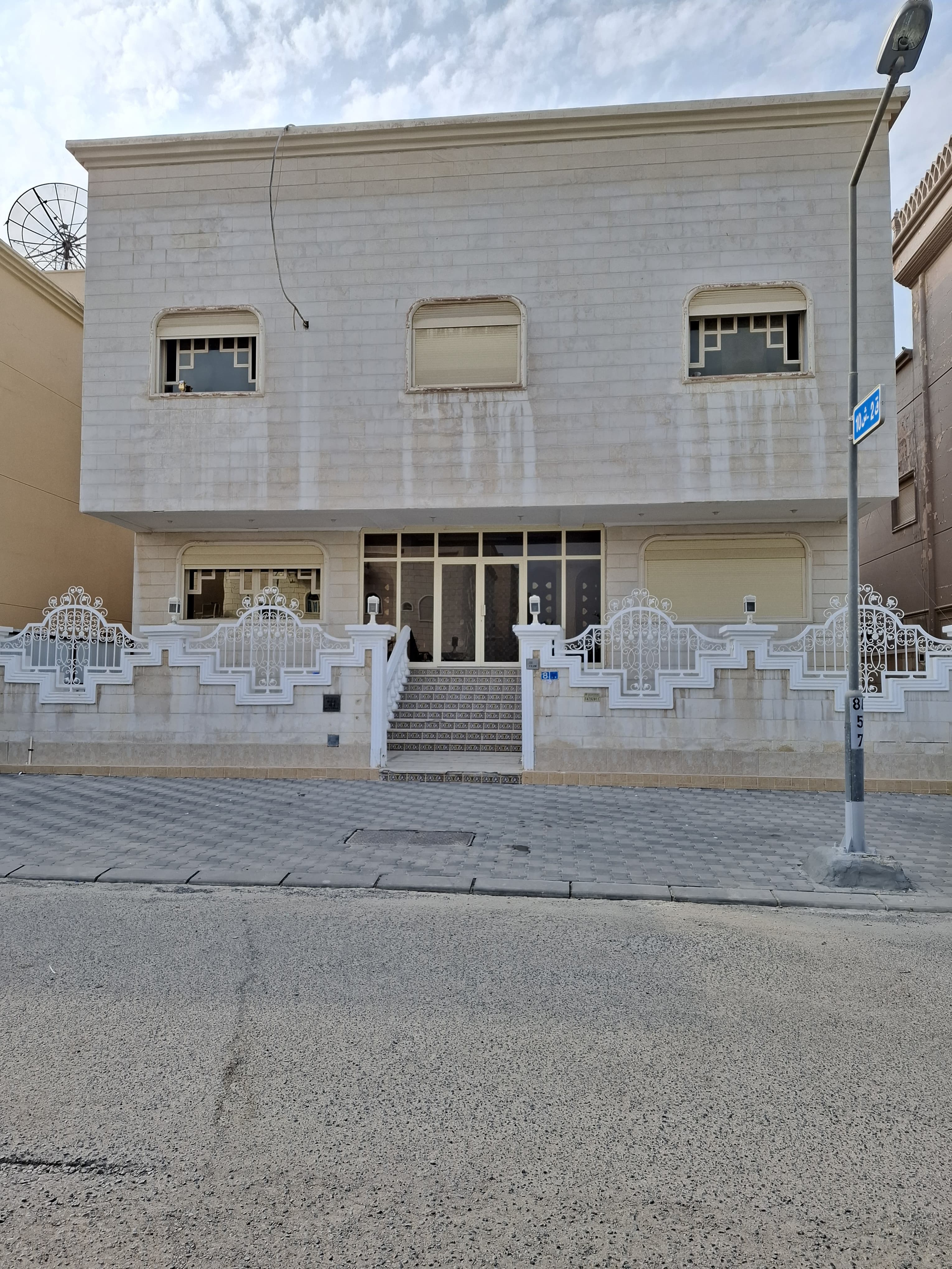 فيلا للبيع فى العدان قطعة 2 فيلا للبيع فى العدان قطعة 2