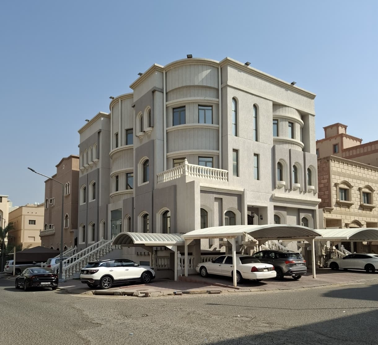 للبيع فيلا فى فهد الأحمد زاوية للبيع فيلا فى فهد الأحمد زاوية