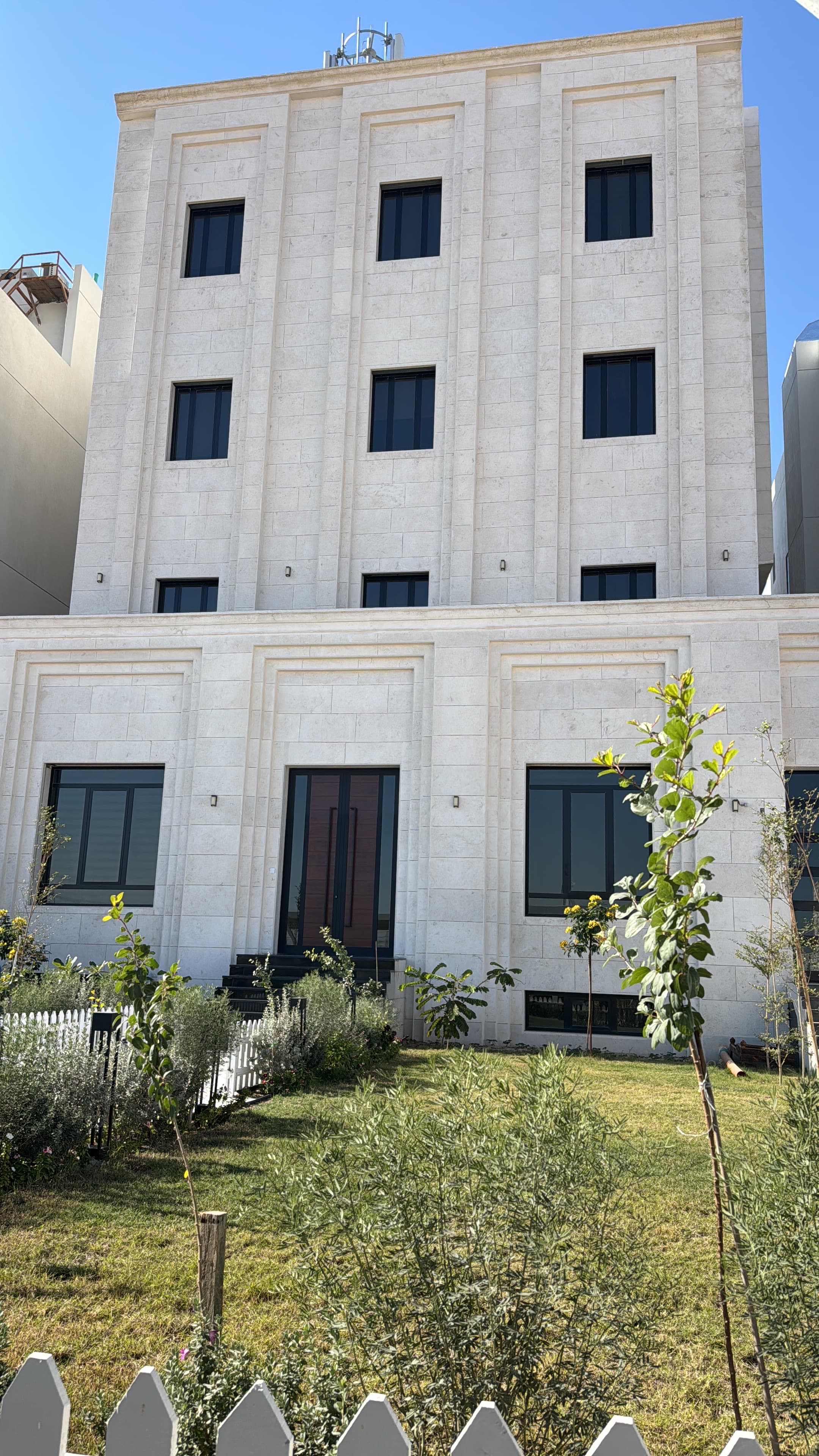 فيلا للبيع فى المطلاع بطن وظهر فيلا للبيع فى المطلاع بطن وظهر