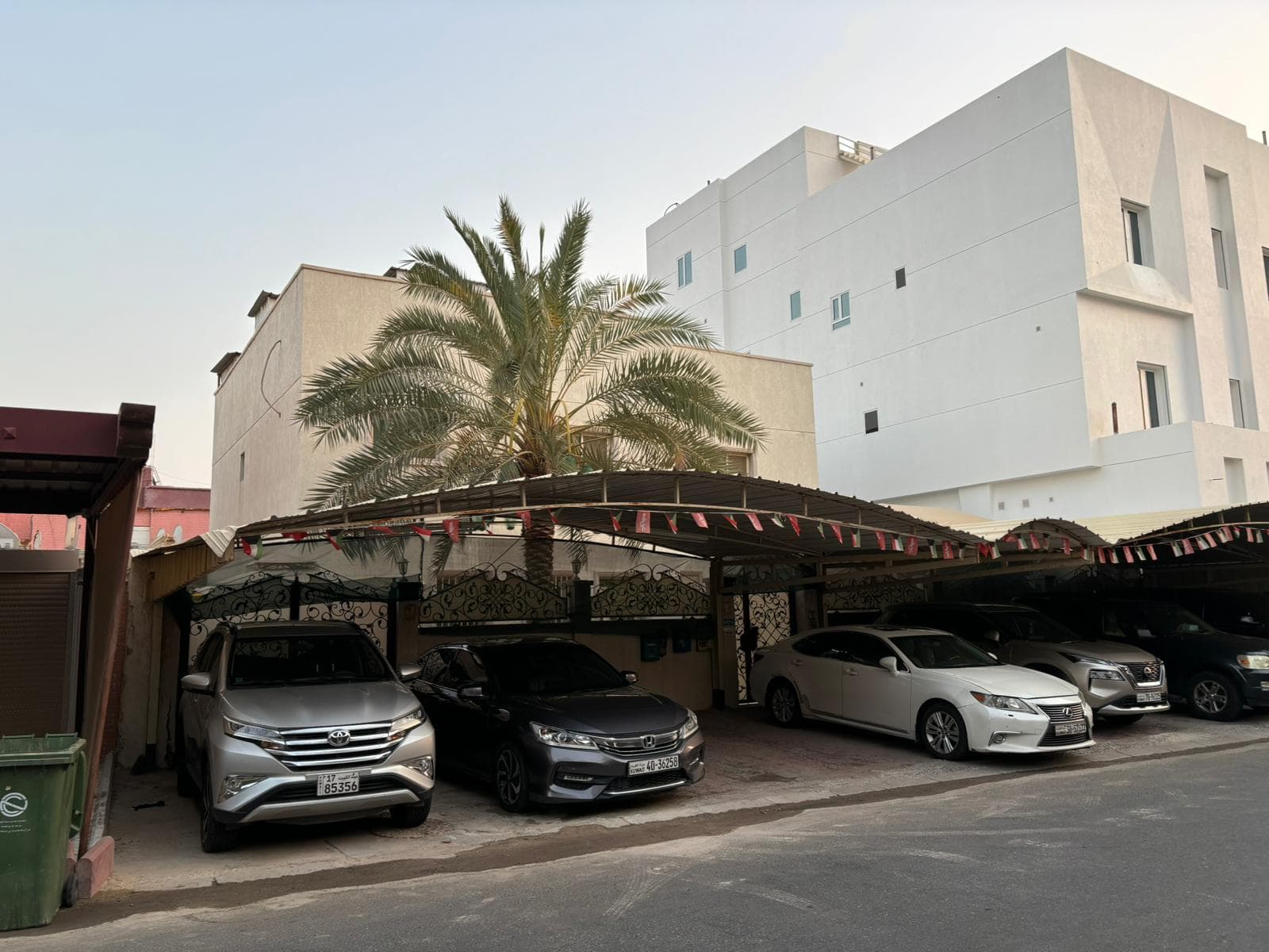 للبيع بيت بالروضه 600 متر للبيع بيت بالروضه 600 متر