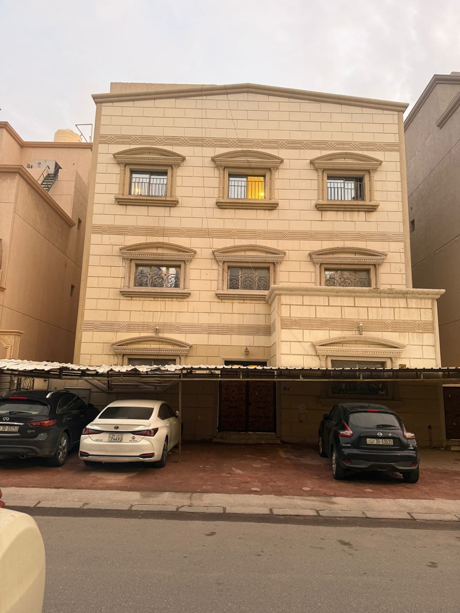 للبيع فيلا فى منطقة عبدالله المبارك شارع واحد للبيع فيلا فى منطقة عبدالله المبارك شارع واحد