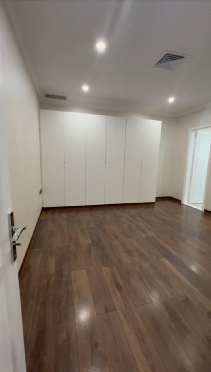 دور للإيجار فى الصديق قطعه 2 رمز 52187 دور للإيجار فى الصديق قطعه 2