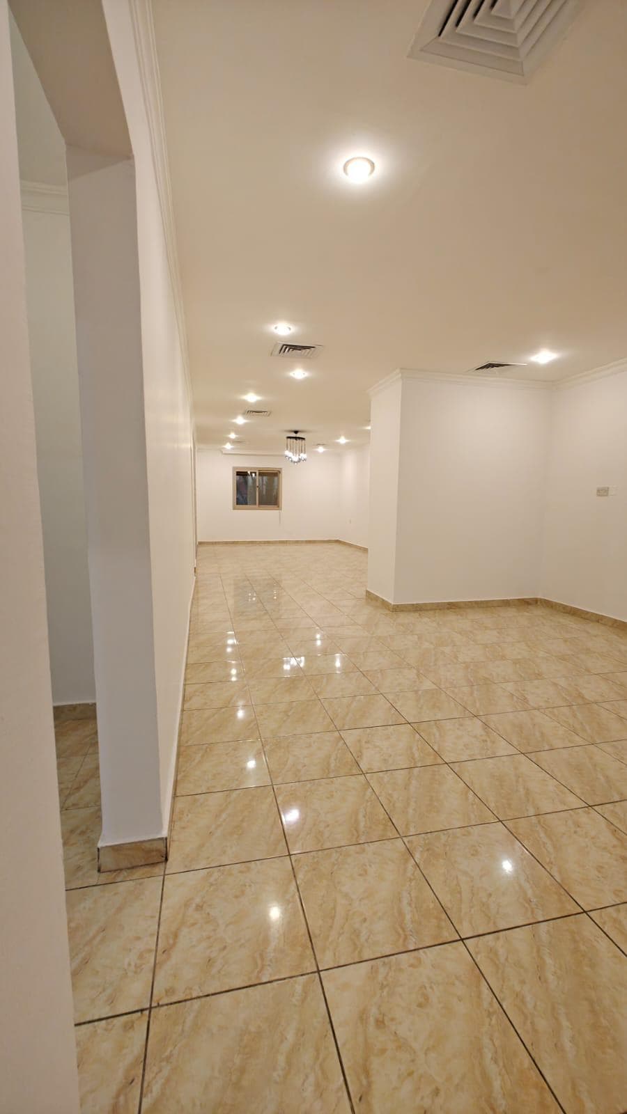 للإيجار دور كبير فى بيان على الشارع الرئيسي رمز 52370 للإيجار دور كبير فى بيان على الشارع الرئيسي