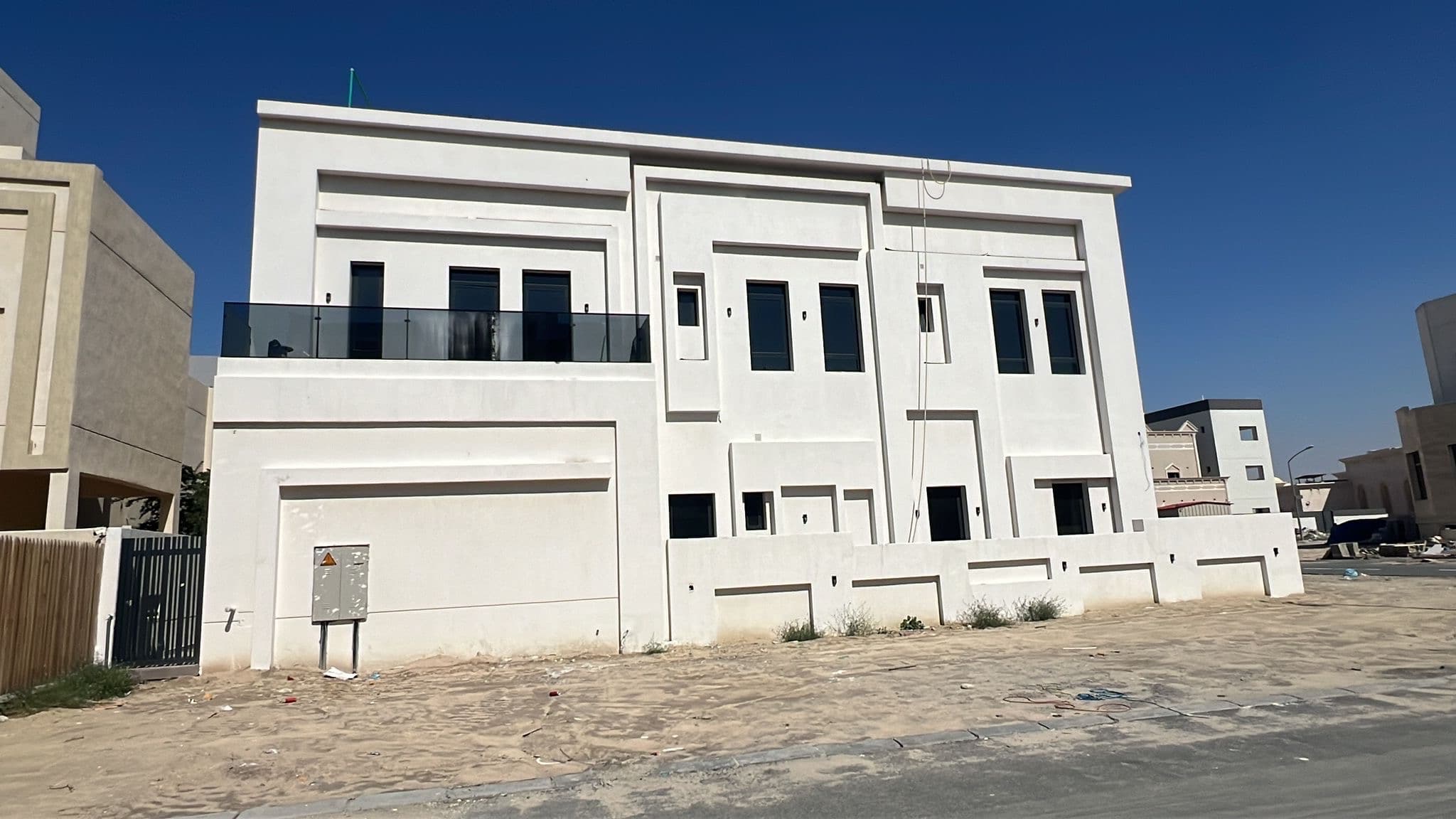 للبيع بيت جديد لم يسكن فى صباح الاحمد السكنية رمز 52404 للبيع بيت جديد لم يسكن فى صباح الاحمد السكنية