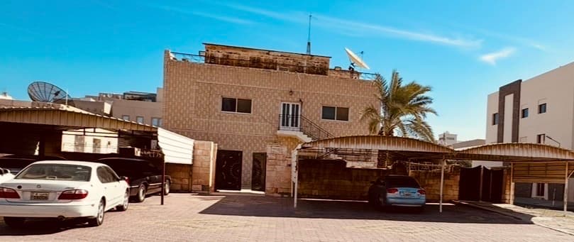 بيت قديم للبيع فى الرميثيه دورين وملحق رمز 2463 بيت قديم للبيع فى الرميثيه دورين وملحق