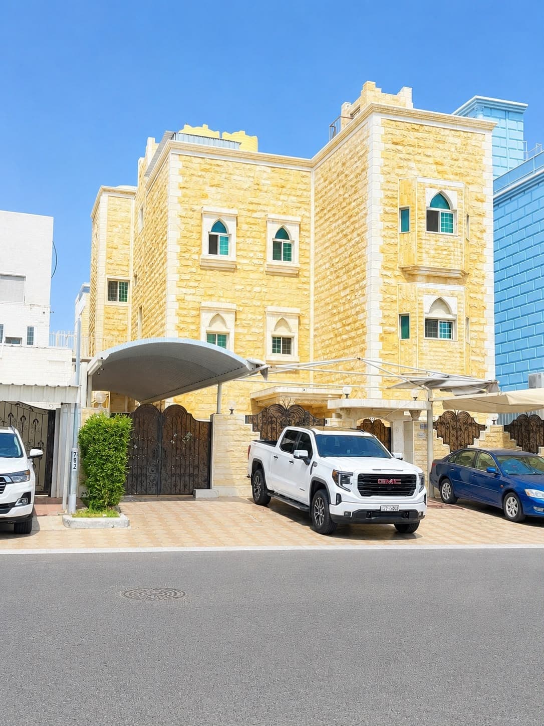 للبيع بيت فى القرين شارع واحد رمز 3094 للبيع بيت فى القرين شارع واحد