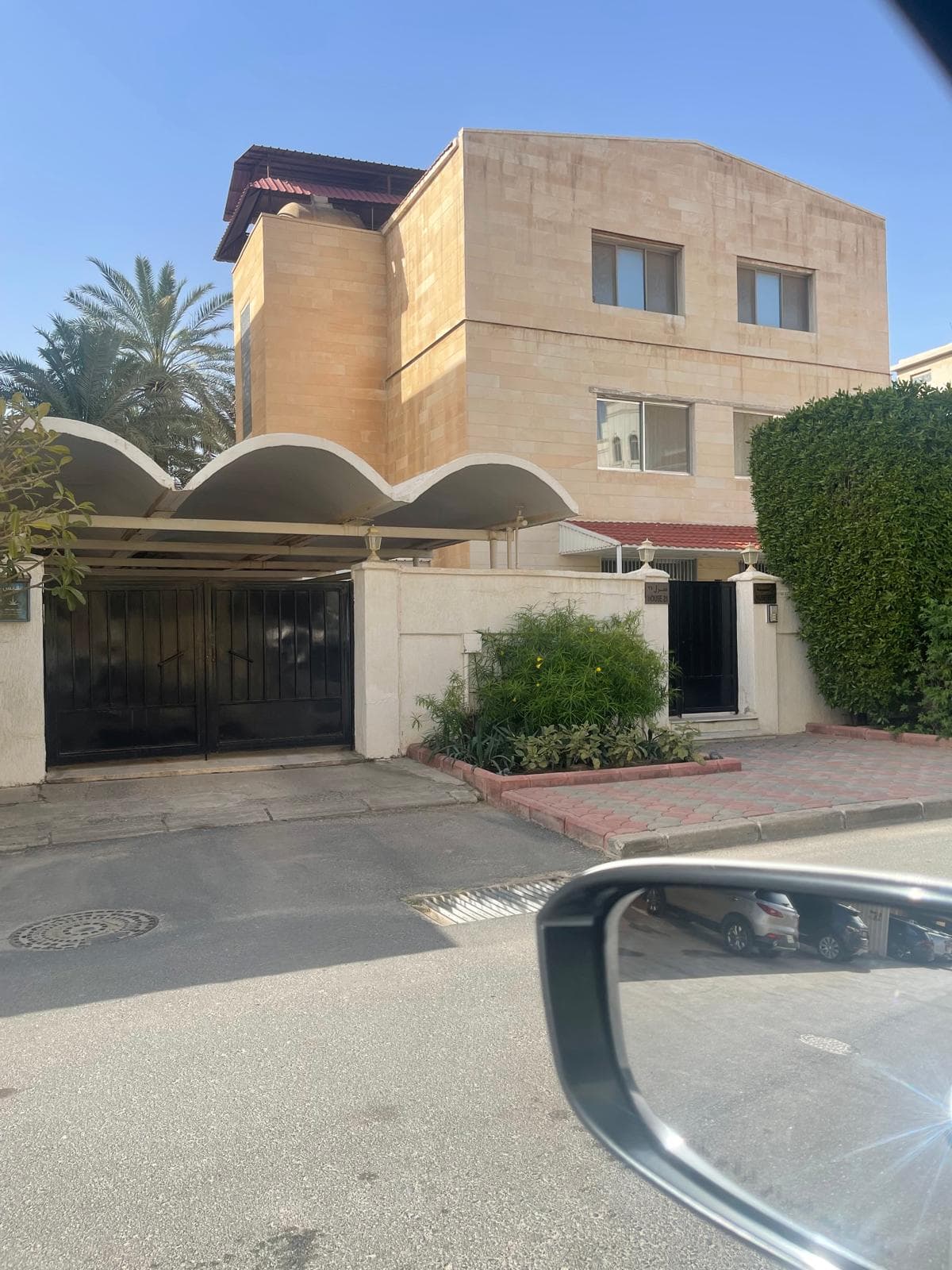 للبيع بيت فى الرميثيه بطن وظهر رمز 5520 للبيع بيت فى الرميثيه بطن وظهر