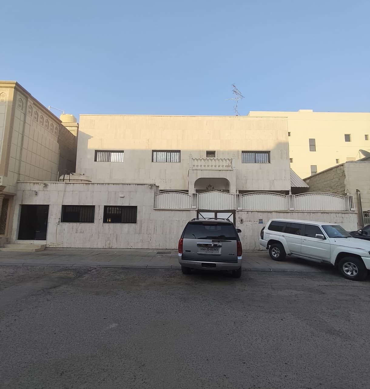 للبيع بيت في منطقة الرابيه رمز 6402 للبيع بيت في منطقة الرابيه